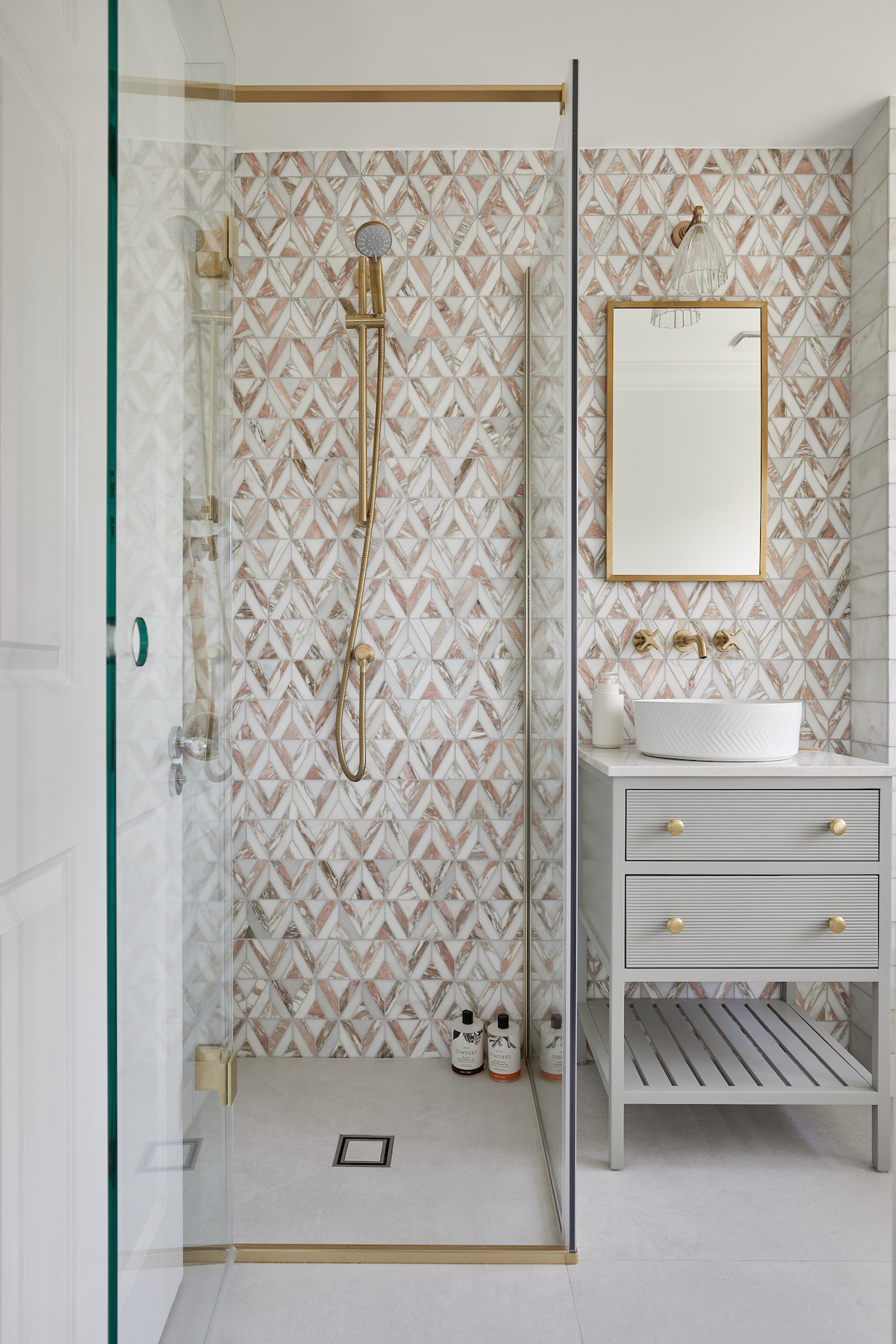 Transformative Tile Ideas Small Bogs Will Love